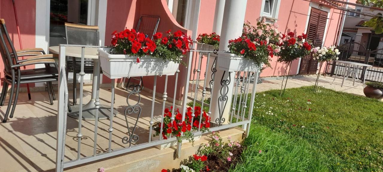 Apartments Dragica Poreč Eksteriør billede