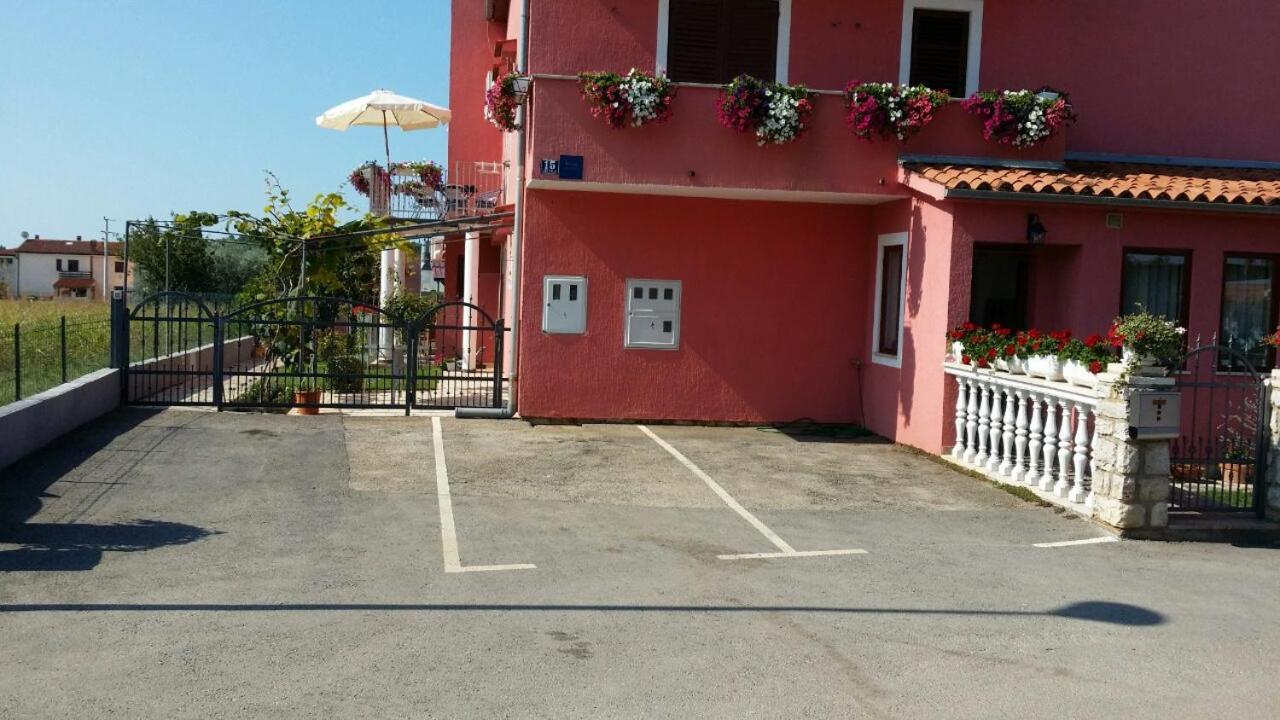 Apartments Dragica Poreč Eksteriør billede