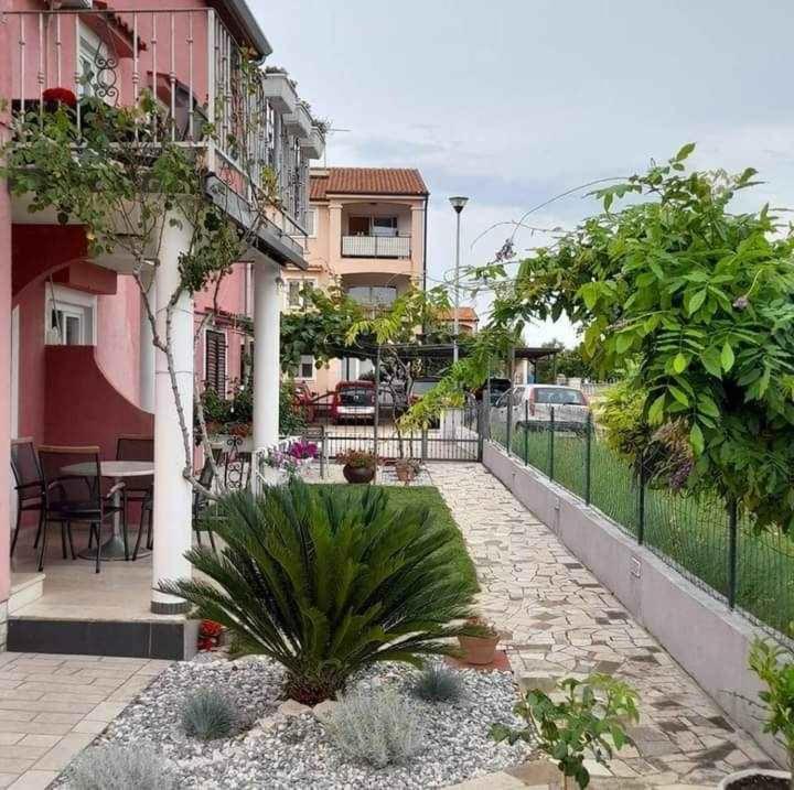 Apartments Dragica Poreč Eksteriør billede